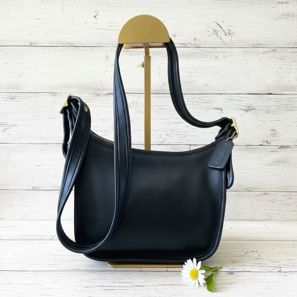Vintage Coach Black Leather Zip Shoulder‎ Bag Classic Minimalist